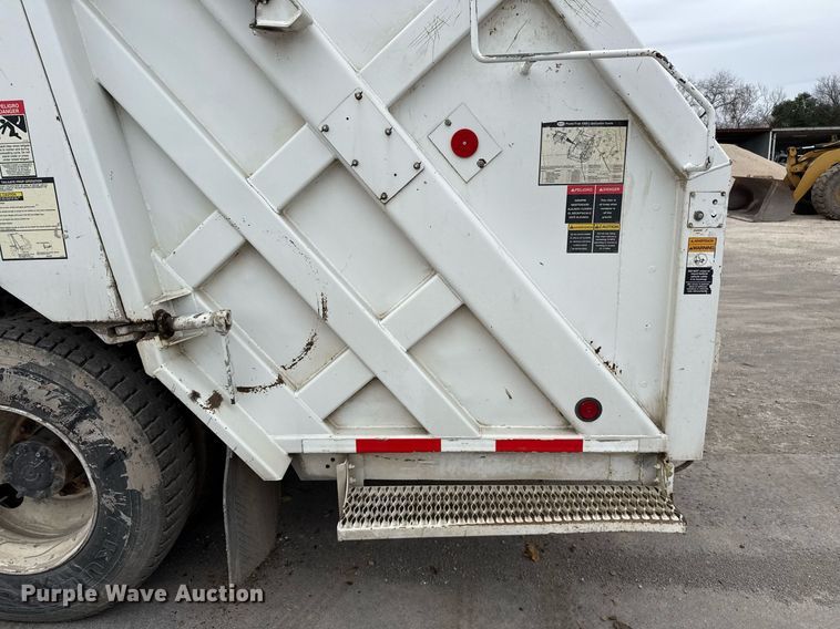 image for item EJ3422 2016 Freightliner Business Class M2 106 refuse truck