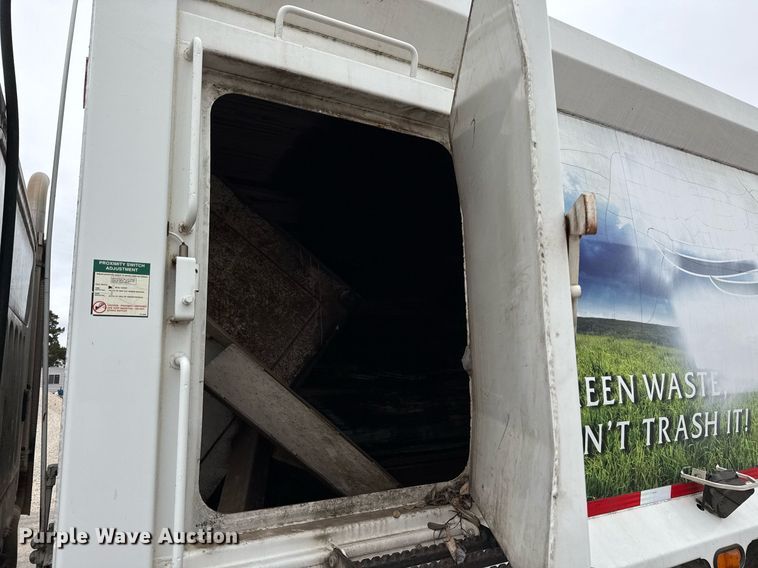 image for item EJ3422 2016 Freightliner Business Class M2 106 refuse truck