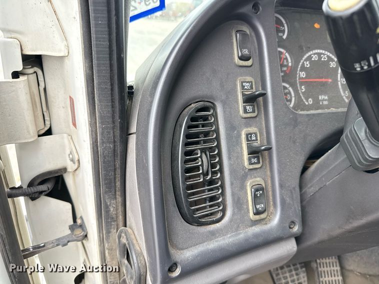 image for item EJ3422 2016 Freightliner Business Class M2 106 refuse truck