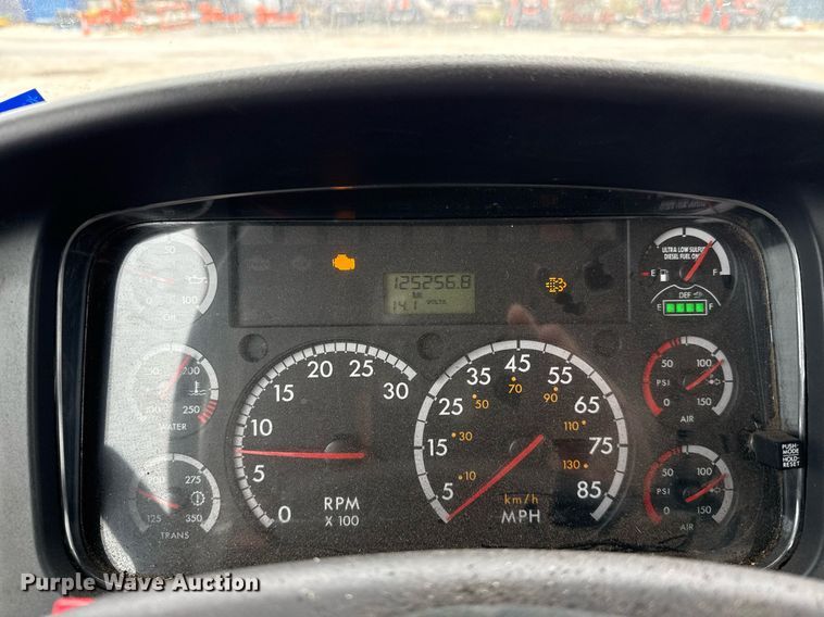 image for item EJ3422 2016 Freightliner Business Class M2 106 refuse truck