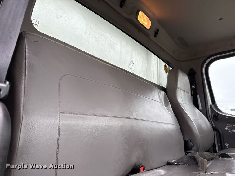 image for item EJ3422 2016 Freightliner Business Class M2 106 refuse truck