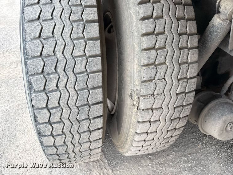 image for item EJ3422 2016 Freightliner Business Class M2 106 refuse truck