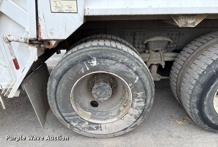 image for item EJ3422 2016 Freightliner Business Class M2 106 refuse truck