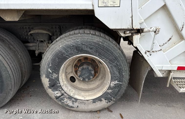 image for item EJ3422 2016 Freightliner Business Class M2 106 refuse truck