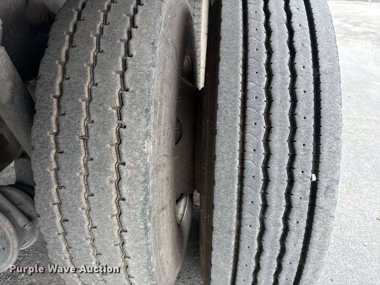 image for item EJ3422 2016 Freightliner Business Class M2 106 refuse truck