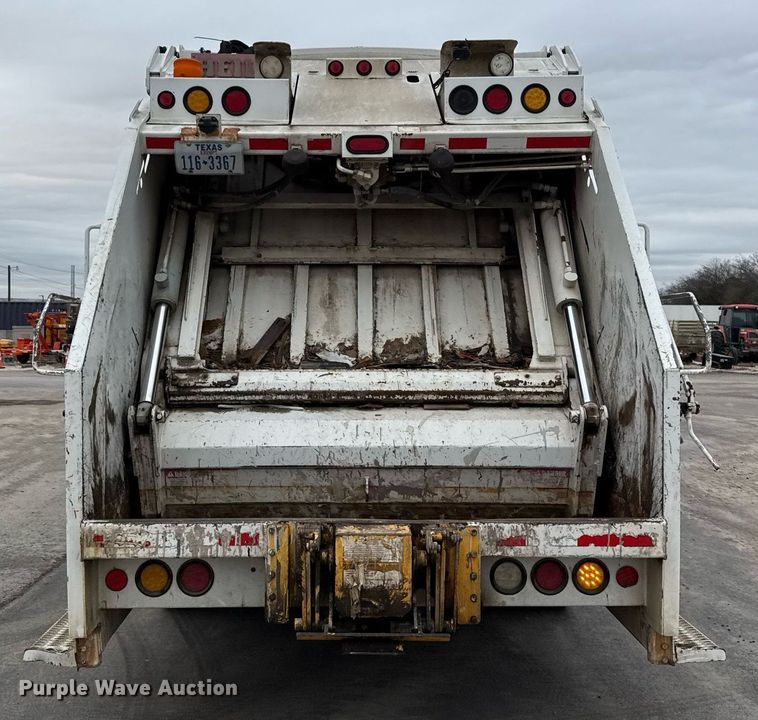 image for item EJ3424 2016 Freightliner Business Class M2 106 refuse truck