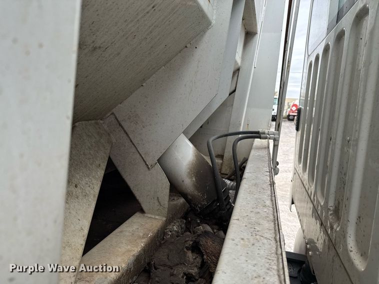 image for item EJ3424 2016 Freightliner Business Class M2 106 refuse truck