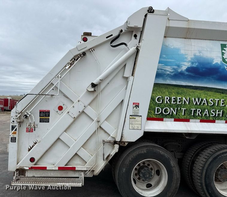 image for item EJ3424 2016 Freightliner Business Class M2 106 refuse truck