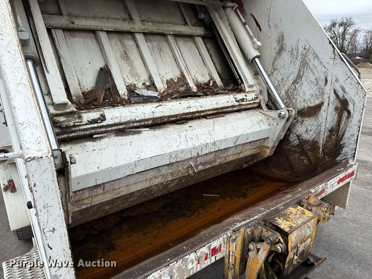 image for item EJ3424 2016 Freightliner Business Class M2 106 refuse truck