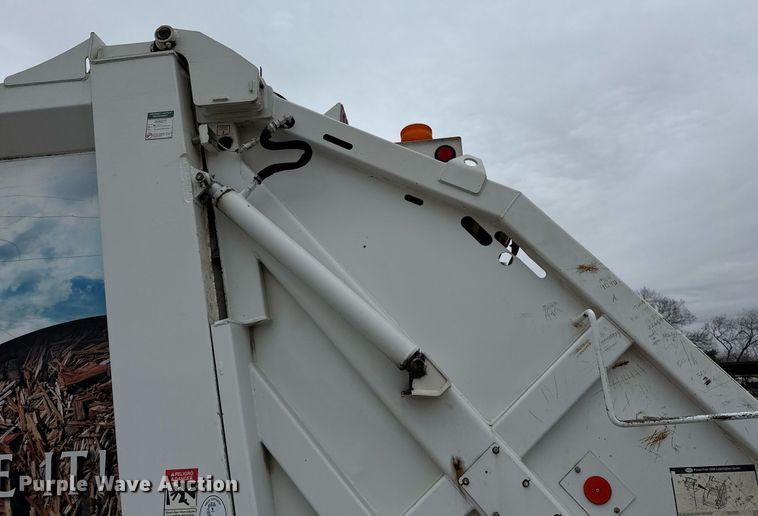 image for item EJ3424 2016 Freightliner Business Class M2 106 refuse truck