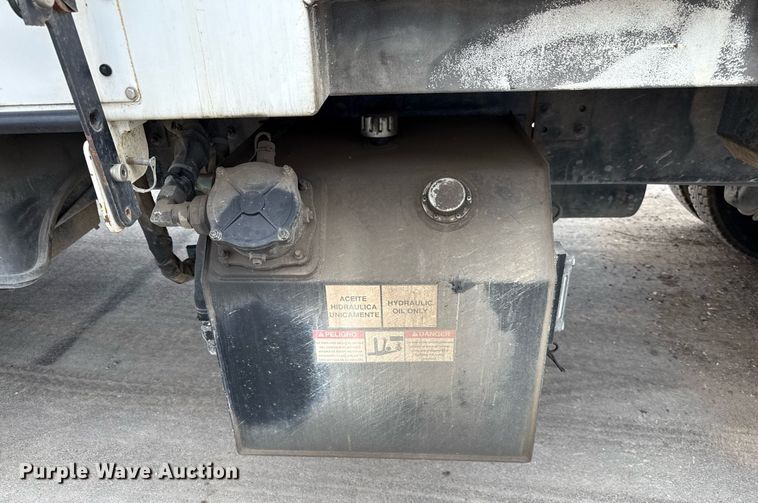 image for item EJ3424 2016 Freightliner Business Class M2 106 refuse truck