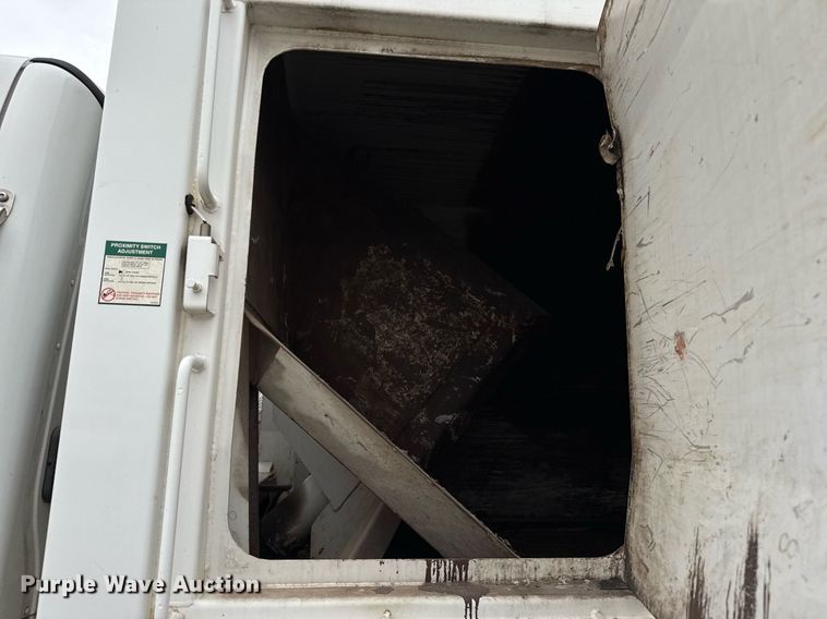 image for item EJ3424 2016 Freightliner Business Class M2 106 refuse truck