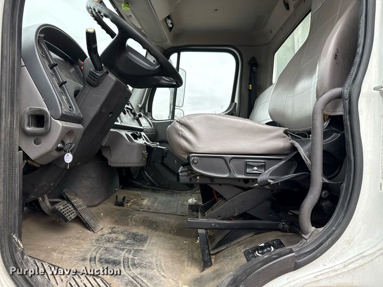 image for item EJ3424 2016 Freightliner Business Class M2 106 refuse truck