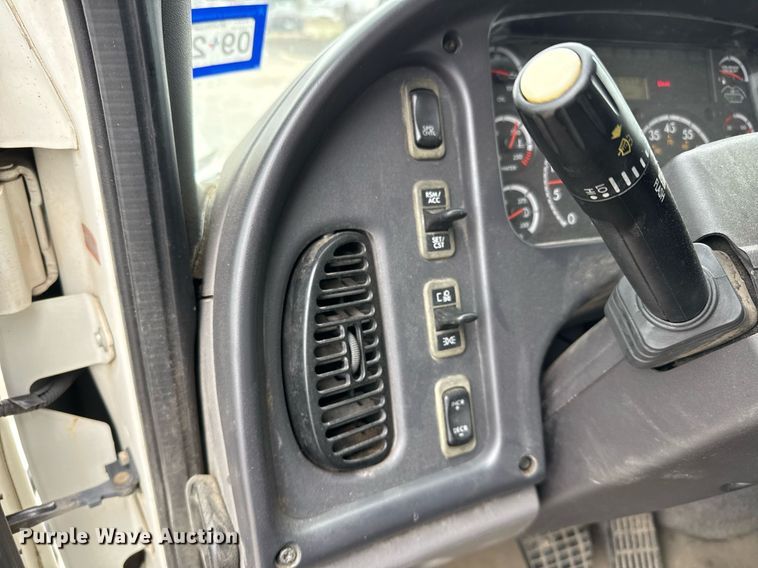 image for item EJ3424 2016 Freightliner Business Class M2 106 refuse truck