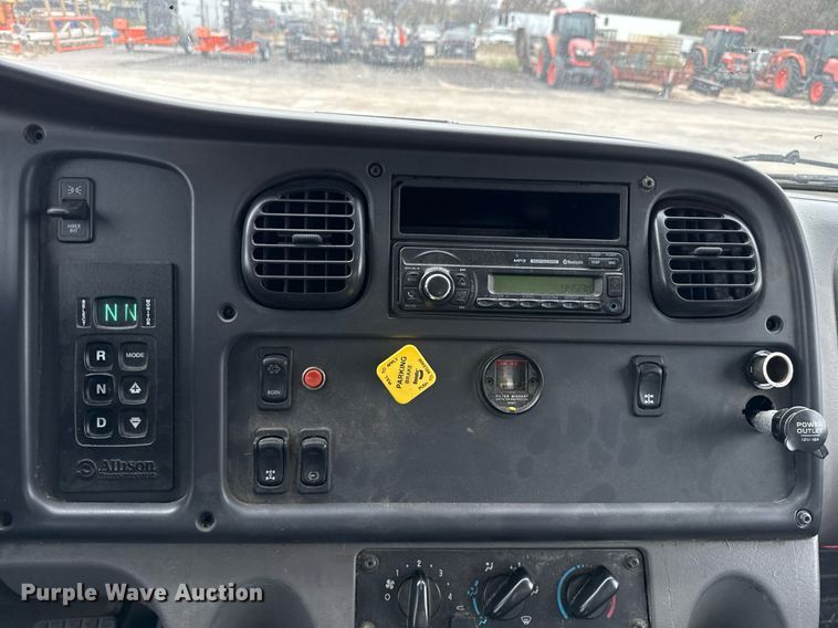 image for item EJ3424 2016 Freightliner Business Class M2 106 refuse truck