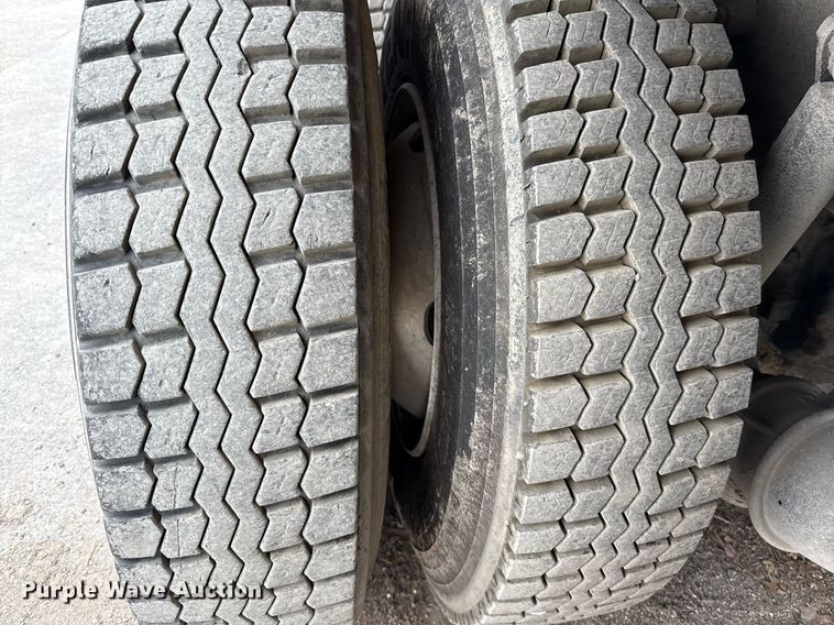 image for item EJ3424 2016 Freightliner Business Class M2 106 refuse truck