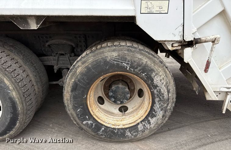 image for item EJ3424 2016 Freightliner Business Class M2 106 refuse truck