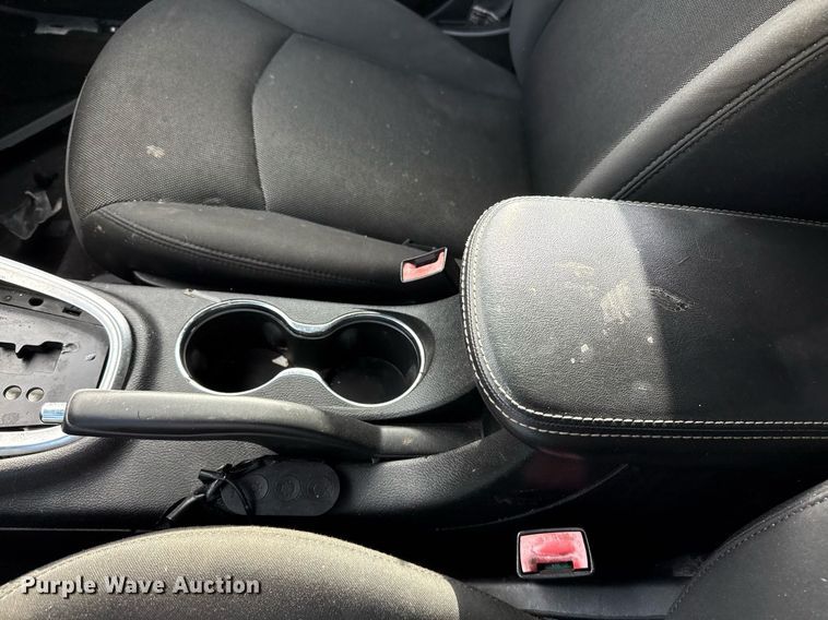 image for item EJ3426 2013 Dodge Avenger 