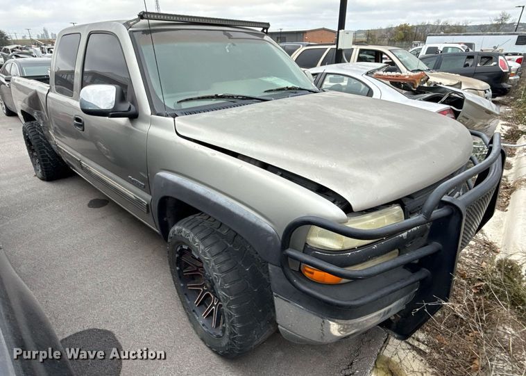 image for item EJ3427 1999 Chevrolet Silverado 1500 Ext. Cab pickup truck
