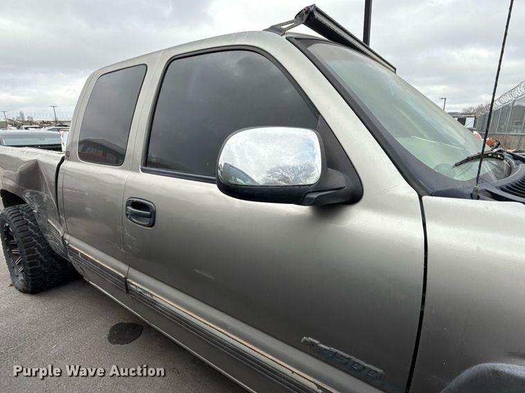 image for item EJ3427 1999 Chevrolet Silverado 1500 Ext. Cab pickup truck