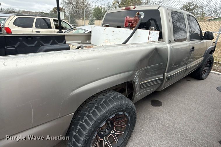 image for item EJ3427 1999 Chevrolet Silverado 1500 Ext. Cab pickup truck