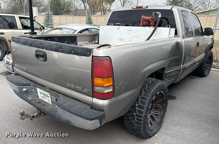 image for item EJ3427 1999 Chevrolet Silverado 1500 Ext. Cab pickup truck