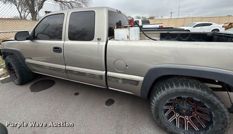 image for item EJ3427 1999 Chevrolet Silverado 1500 Ext. Cab pickup truck