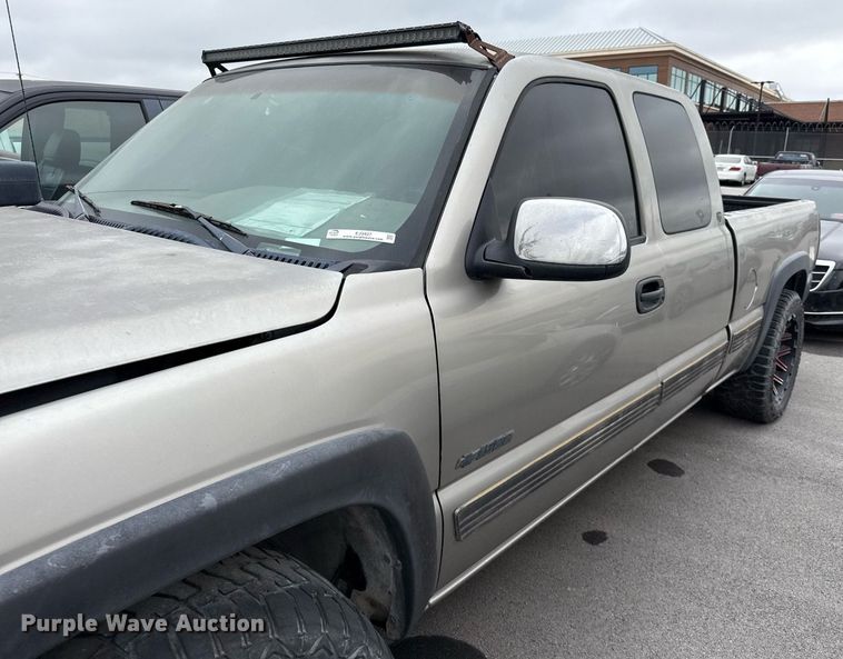 image for item EJ3427 1999 Chevrolet Silverado 1500 Ext. Cab pickup truck