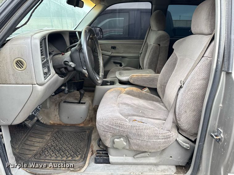 image for item EJ3427 1999 Chevrolet Silverado 1500 Ext. Cab pickup truck