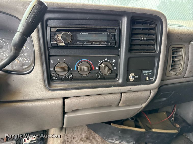 image for item EJ3427 1999 Chevrolet Silverado 1500 Ext. Cab pickup truck