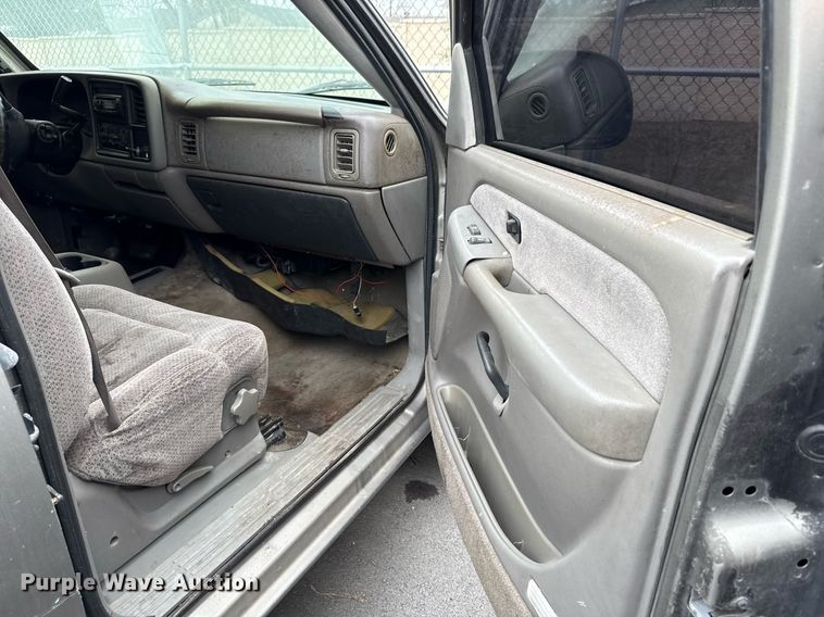 image for item EJ3427 1999 Chevrolet Silverado 1500 Ext. Cab pickup truck