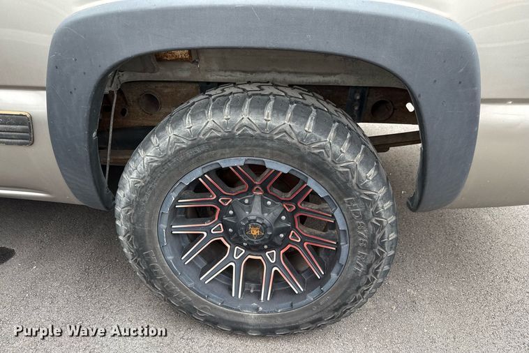 image for item EJ3427 1999 Chevrolet Silverado 1500 Ext. Cab pickup truck