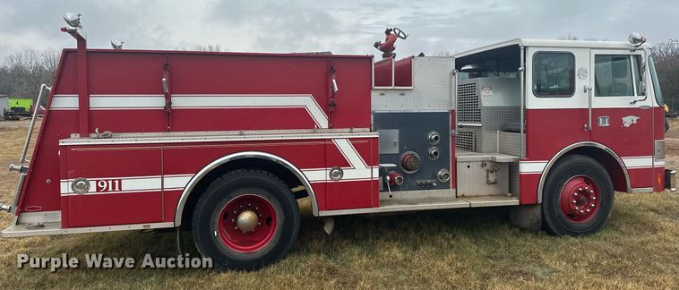 image for item EJ5310 1989 Pierce pumper fire truck