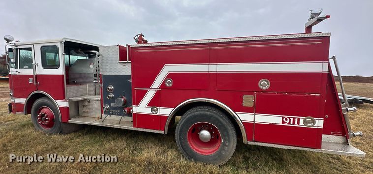 image for item EJ5310 1989 Pierce pumper fire truck