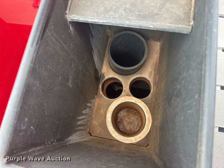 image for item EJ5310 1989 Pierce pumper fire truck