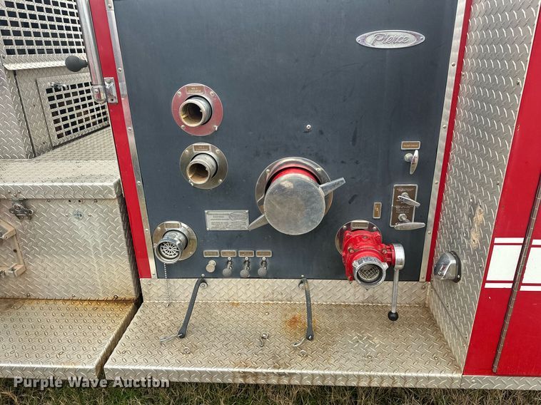 image for item EJ5310 1989 Pierce pumper fire truck