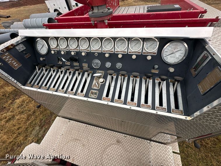 image for item EJ5310 1989 Pierce pumper fire truck