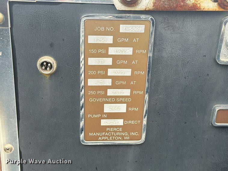 image for item EJ5310 1989 Pierce pumper fire truck