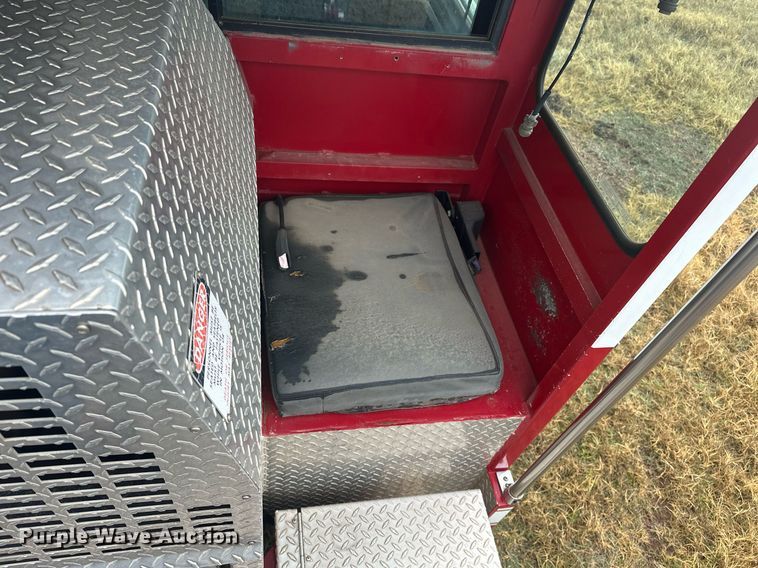 image for item EJ5310 1989 Pierce pumper fire truck