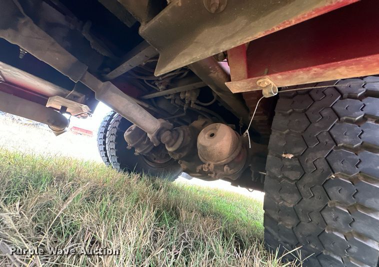 image for item EJ5310 1989 Pierce pumper fire truck