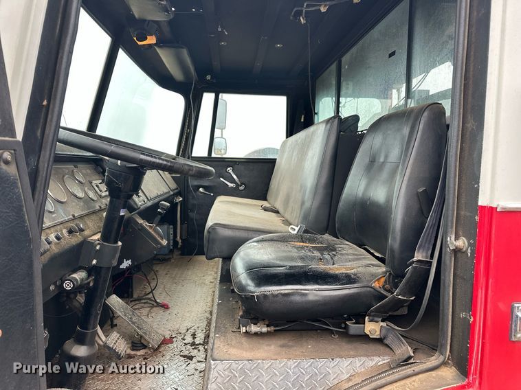 image for item EJ5310 1989 Pierce pumper fire truck