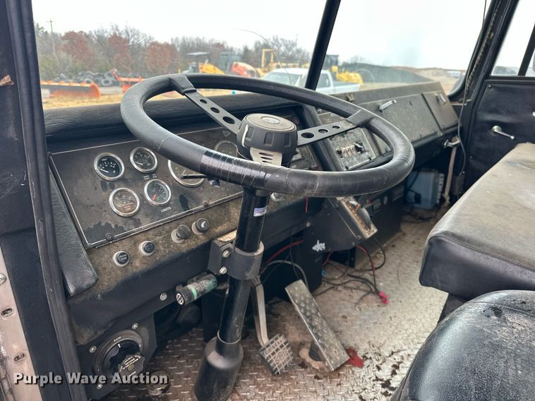 image for item EJ5310 1989 Pierce pumper fire truck