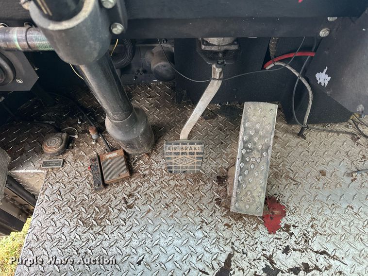 image for item EJ5310 1989 Pierce pumper fire truck