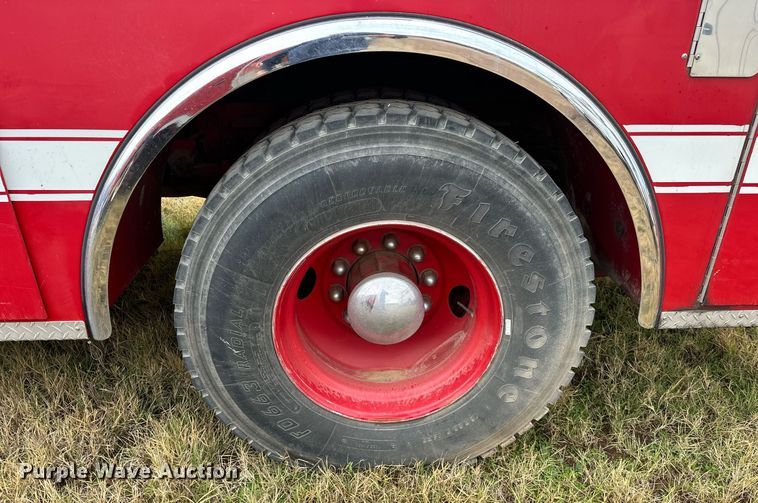 image for item EJ5310 1989 Pierce pumper fire truck