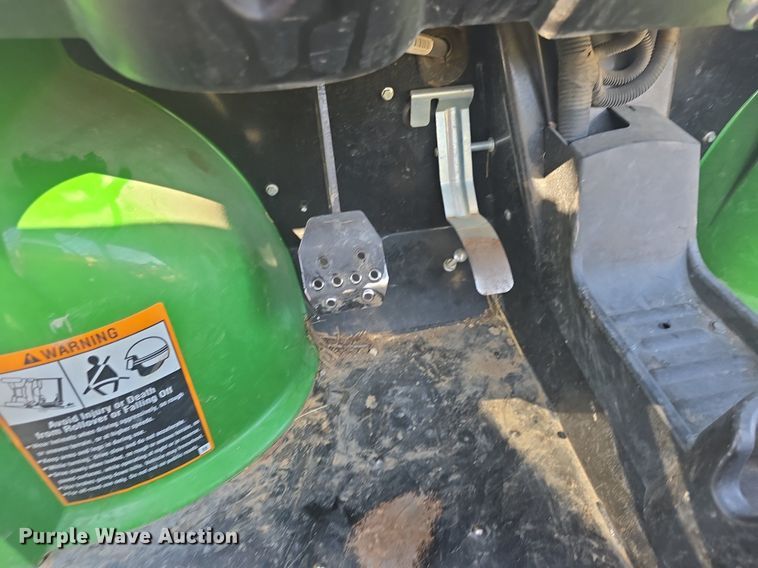 image for item EK6418 2016 John Deere  HPX Gator utility vehicle