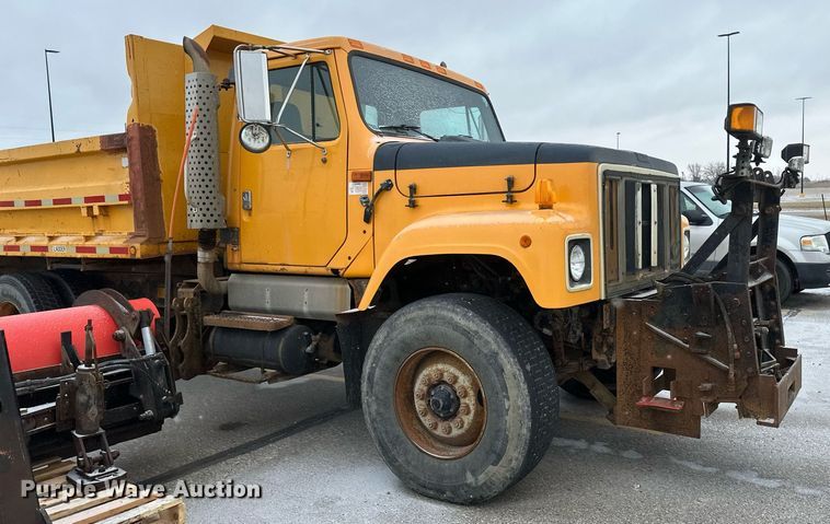 image for item EN3007 1998 International  2554 dump truck