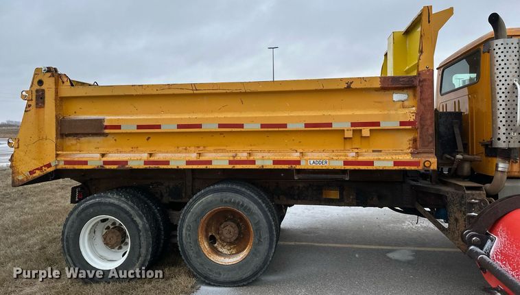 image for item EN3007 1998 International  2554 dump truck