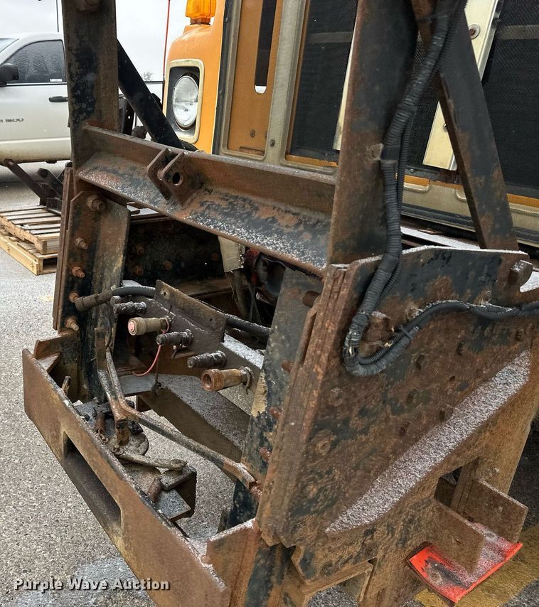 image for item EN3007 1998 International  2554 dump truck