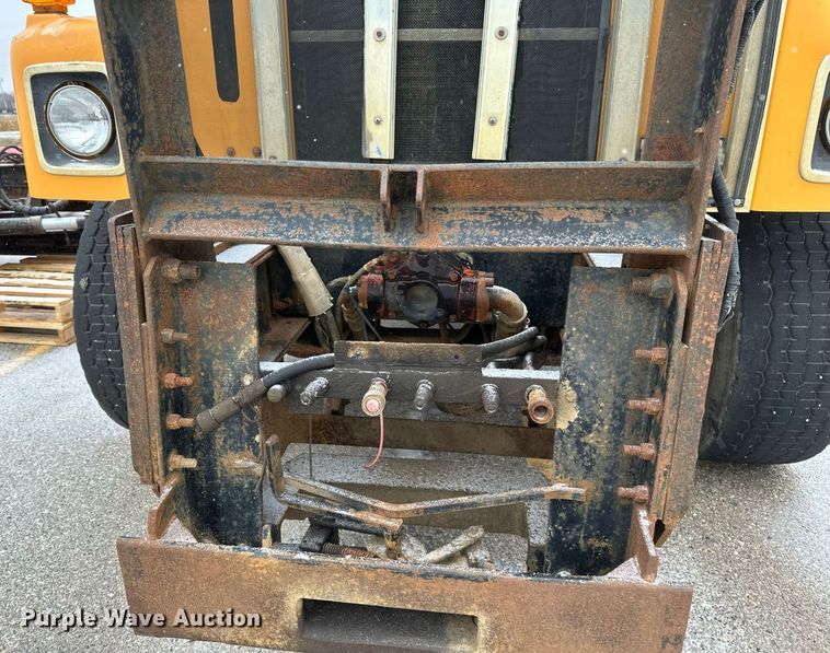 image for item EN3007 1998 International  2554 dump truck