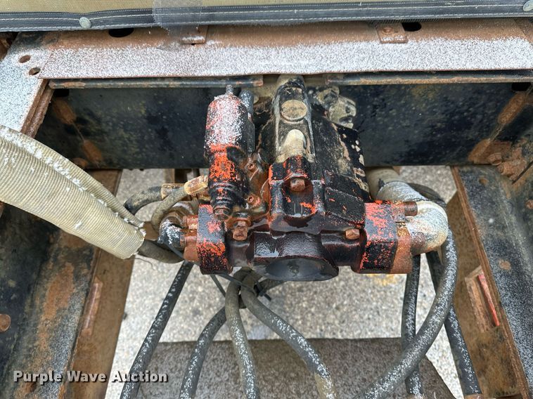 image for item EN3007 1998 International  2554 dump truck